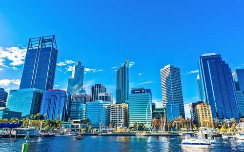 Open-top sightseeingbus bij Kings Park in Perth